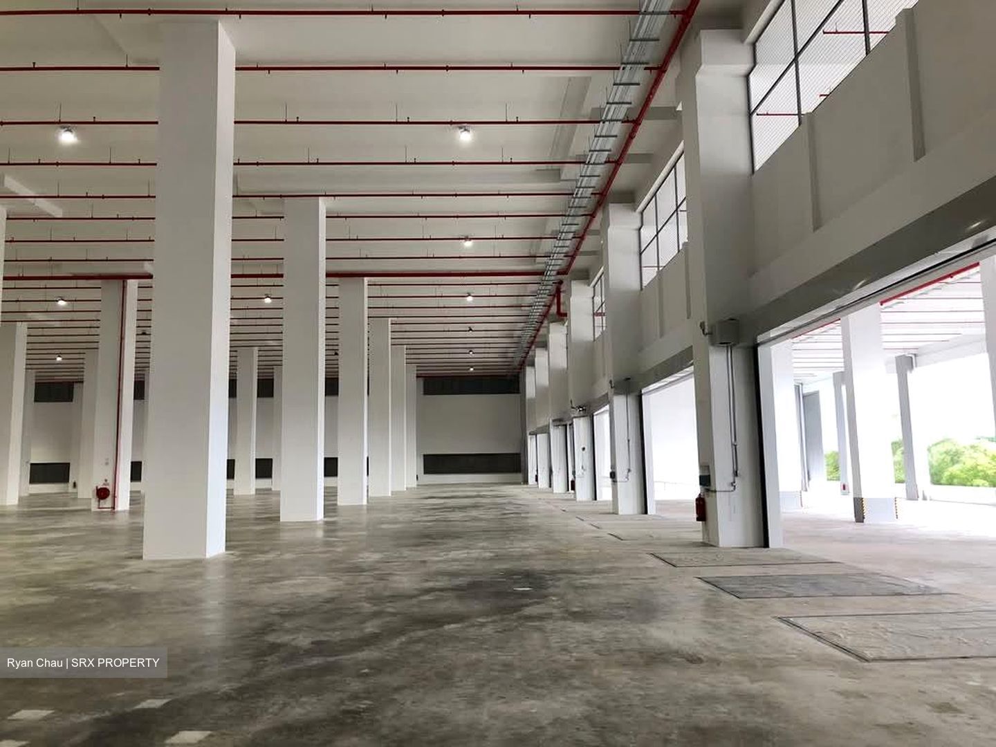 Gul Circle (D22), Warehouse #564755581